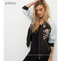 Schwarze Blumendruck-Bomber-Frauen-Jacke